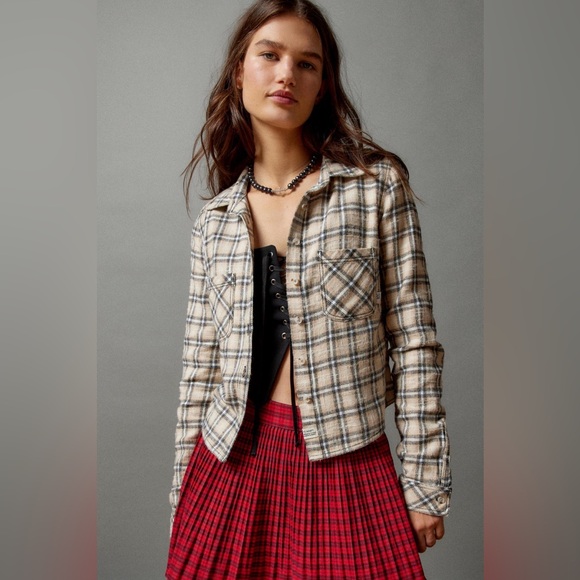 BDG Urban Outfitters NWOT Dakota Cropped Flannel Button-Down Shirt - Picture 1 of 6